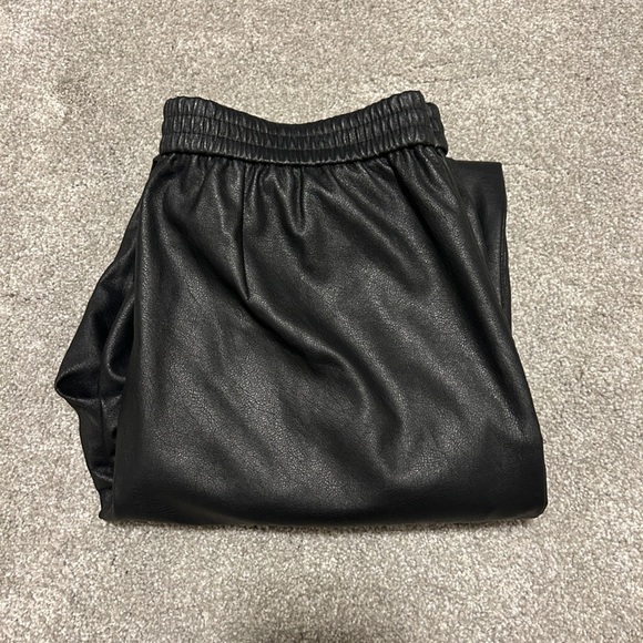 BCBG maxazaria Cargo Joggers ~ size XS - Picture 9 of 10